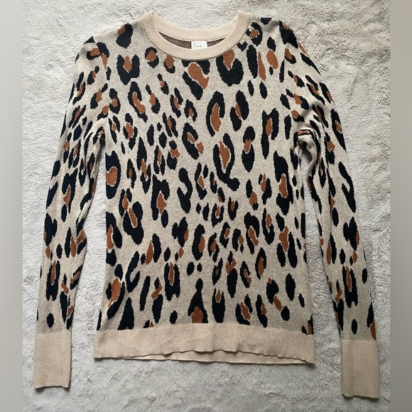 A New Day Leopard Sweater 🐾 - Picture 5 of 10